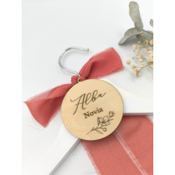 Percha boda con nombre