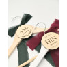 Percha boda con iniciales