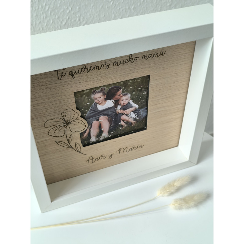 Marco cuadrado diseño flor