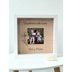 Marco cuadrado diseño flor